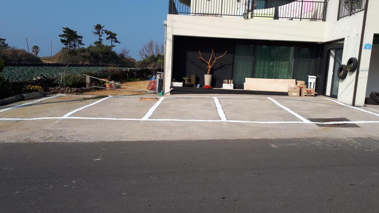 6Pm Pension Jeju Exterior photo